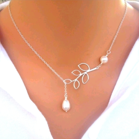 Olive Branch Leaf & Double Pearl Adjustable Necklace - Picture 1 of 6